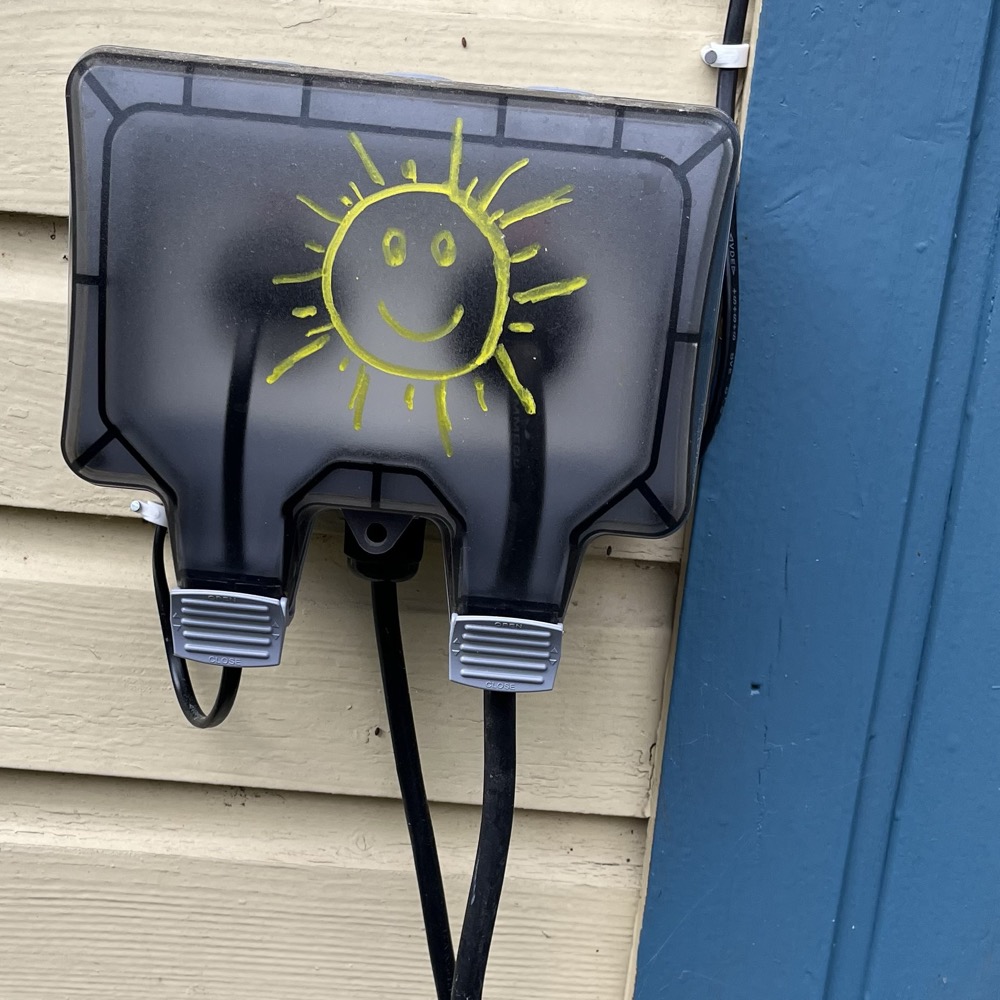 Let It Clip: A Garden Solar Build Tuned to One Buletti